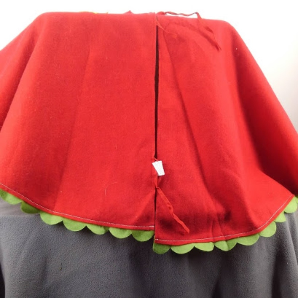 Fun Felt Tree Skirt - Picture 4 of 6